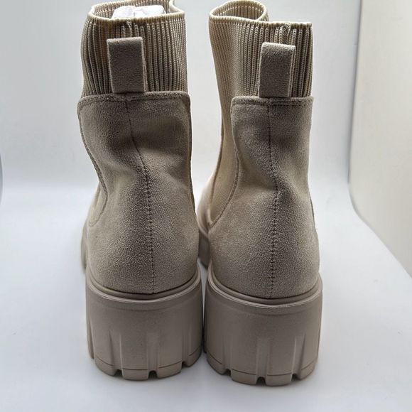 CUSHIONAIRE Women's slip on chelsea boot +Memory Foam 9 CREAM - Picture 4 of 7